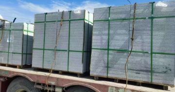 营口 芝麻白花岗岩地铺石装车日常