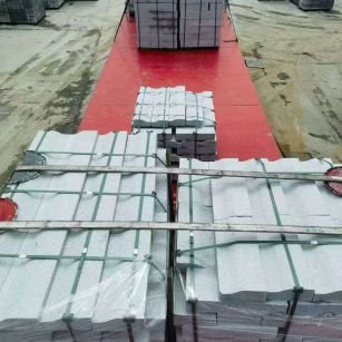 营口 芝麻白仿形加直形路沿石出货日常