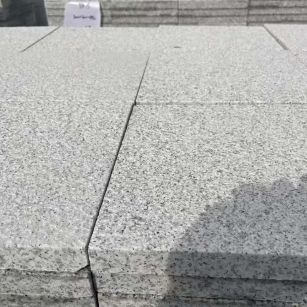 营口 白麻花岗岩石材推荐 荔枝面地铺石