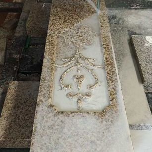 营口 黄金麻花岗岩异形加工雕刻栏杆大柱