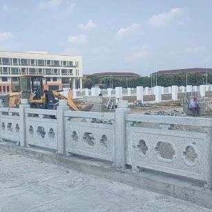 营口 白麻花岗岩荔枝面河道栏杆