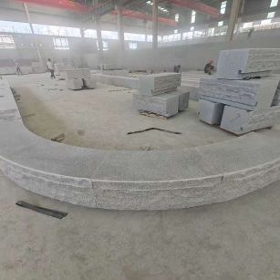 营口 芝麻白异形坐凳，自然面光面弧形加工