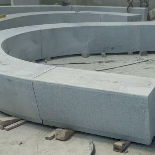 营口 芝麻白花岗岩光面弧形坐凳