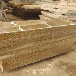 营口 黄金麻栏杆料半成品加工中