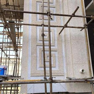 营口 黄金麻花岗岩别墅外墙干挂回纹造型效果