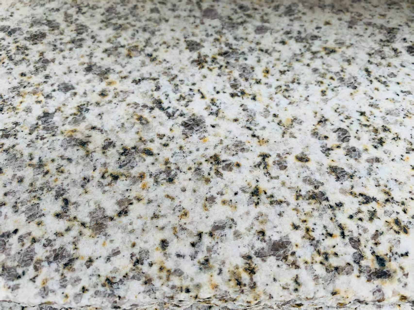 营口 黄金麻花岗岩石材浅黄光面