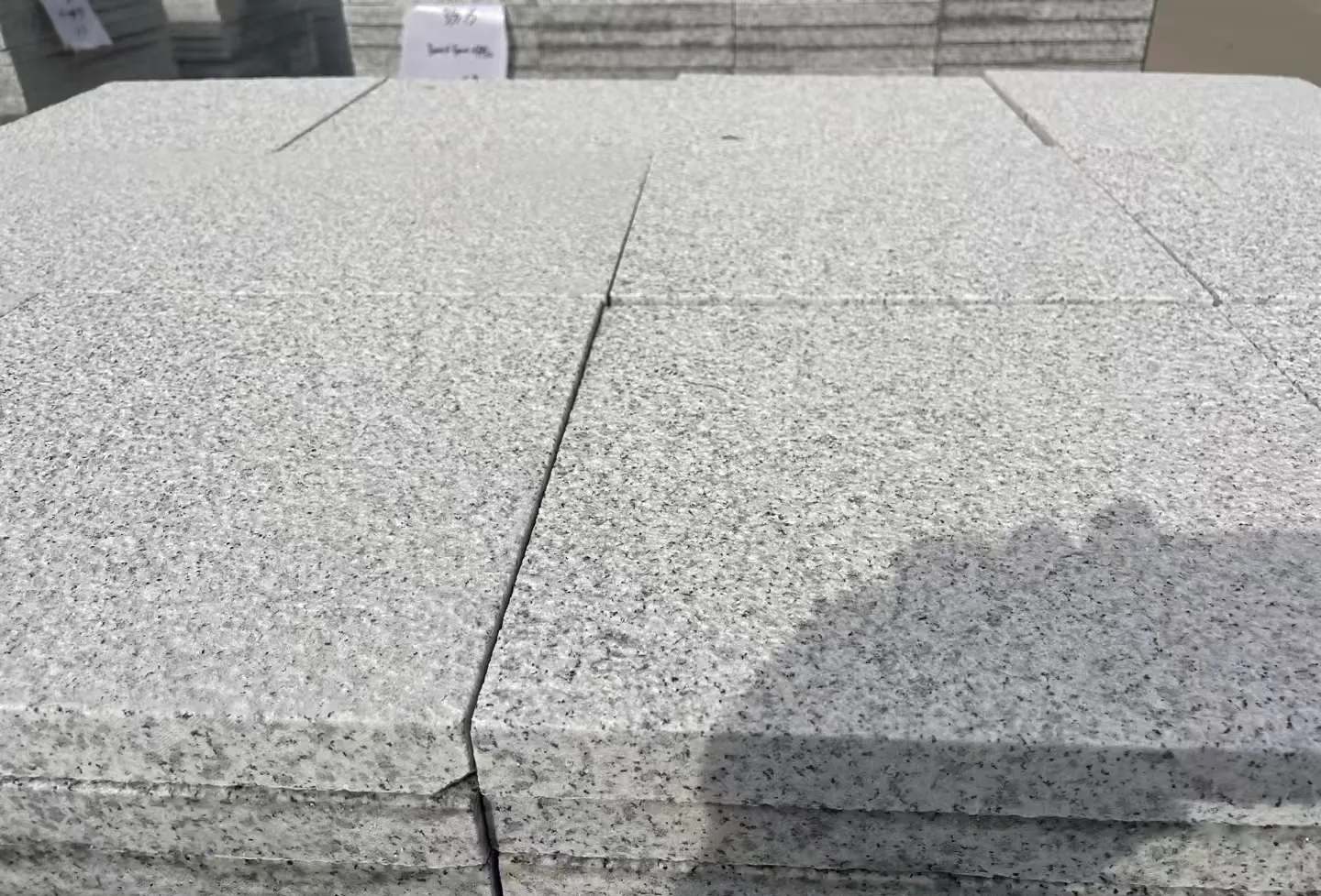 营口 白麻花岗岩石材推荐 荔枝面地铺石