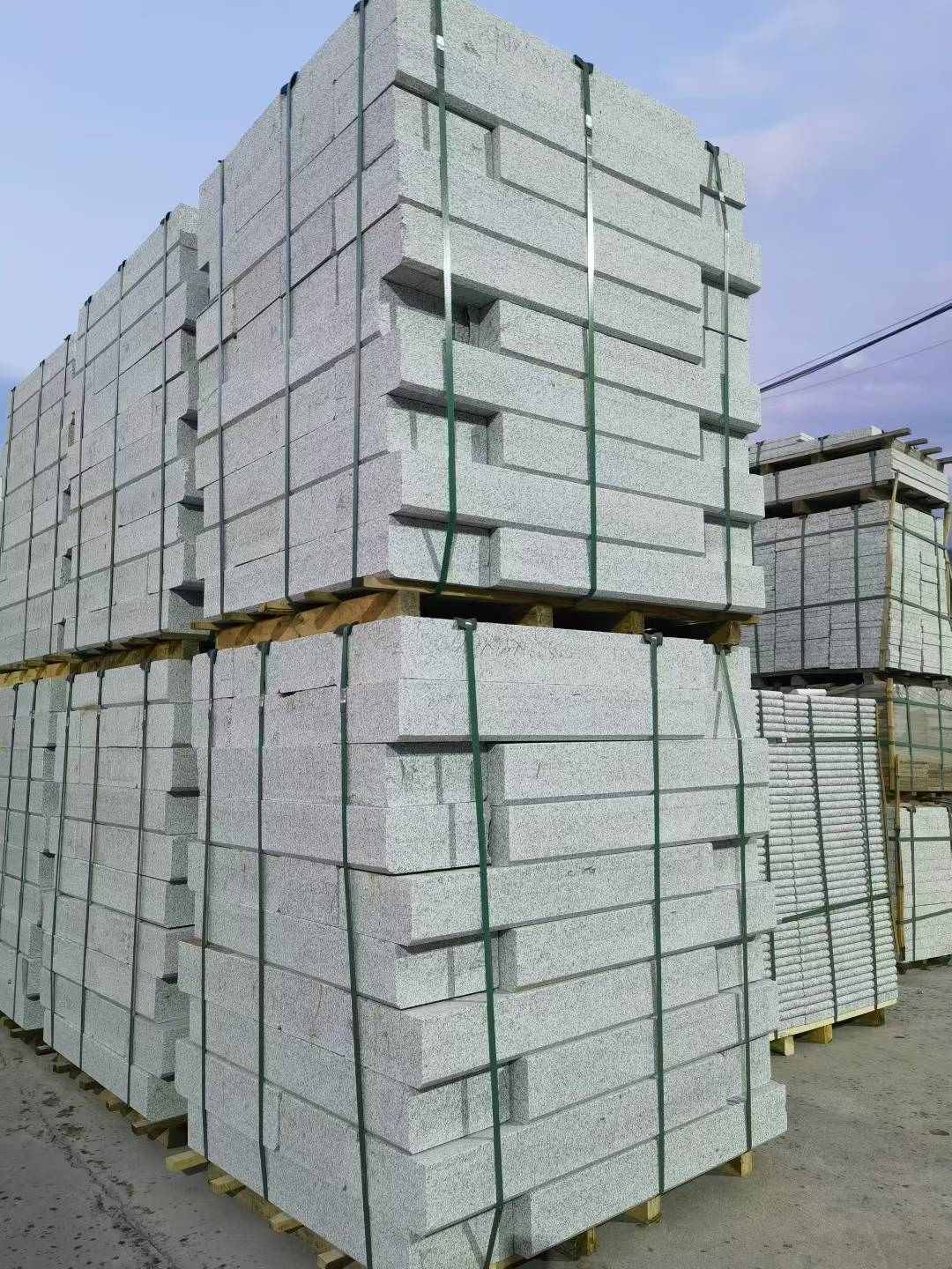 营口 芝麻白花岗岩路沿石，路缘石，路肩石，道牙，立缘石，马路牙子，街沿石，侧石等