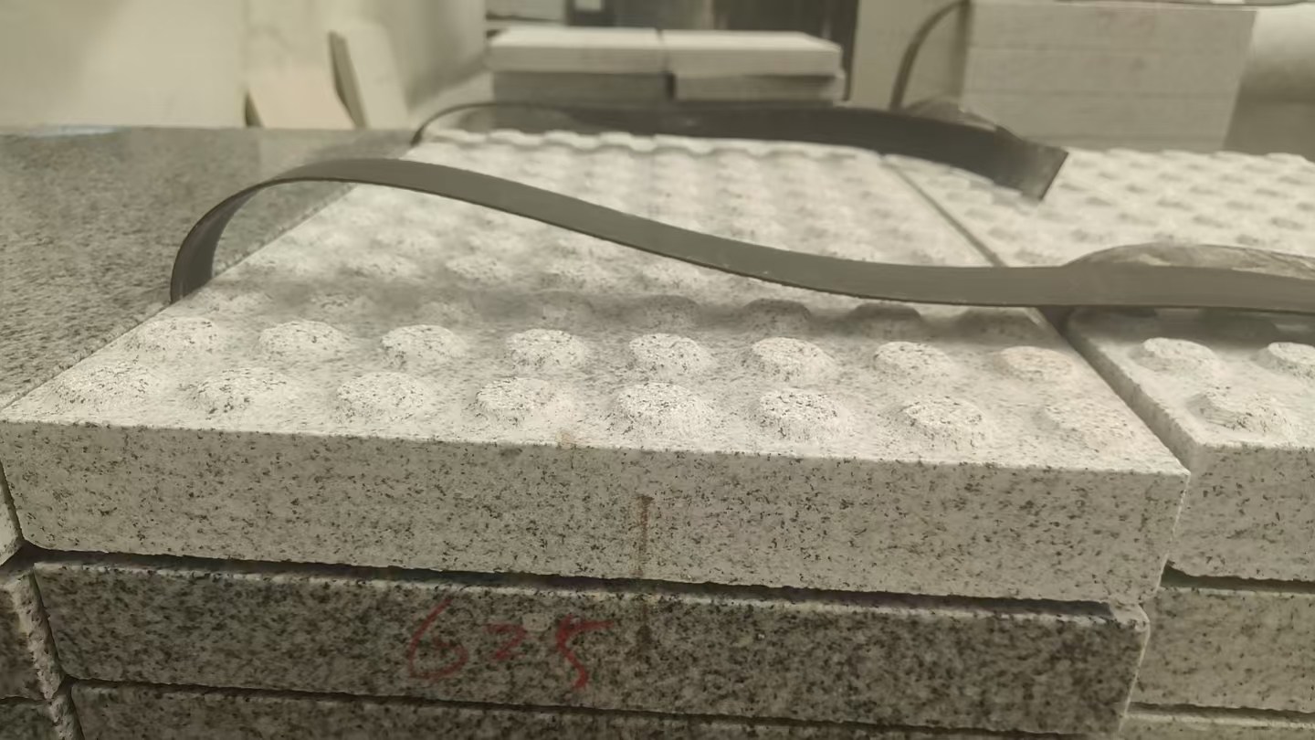 营口 芝麻白花岗岩6.0公分荔枝面五轴加工雕刻盲点