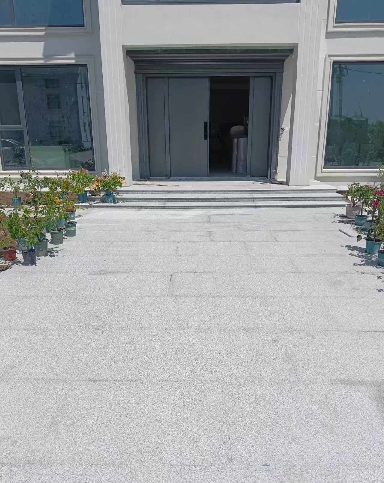 营口 芝麻白花岗岩地铺石地面铺装