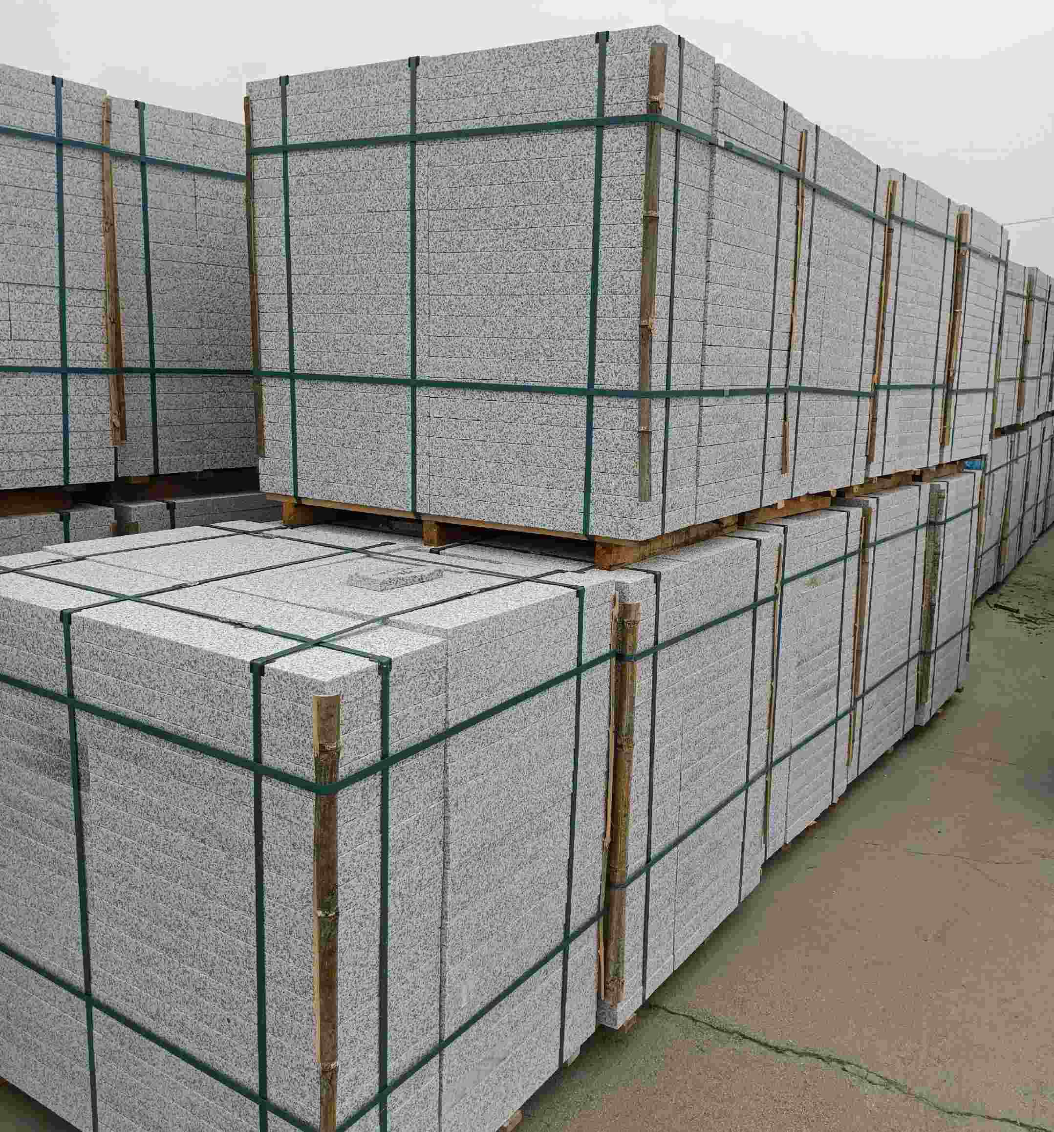 营口 白麻花岗岩石材荔枝面地铺石（300*600*50）