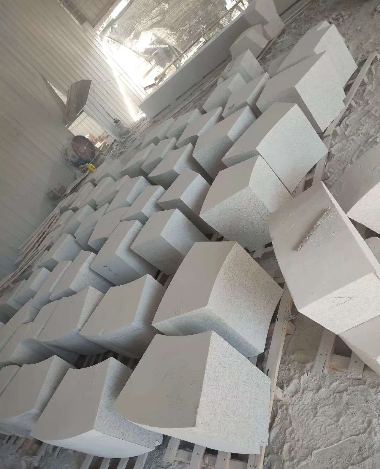 营口 白麻花岗岩异形坐凳