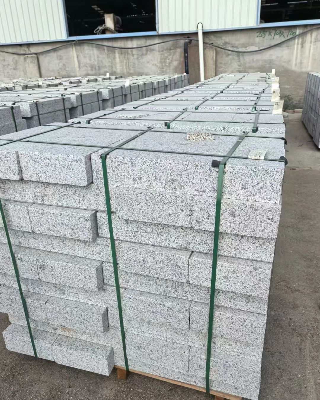 营口 白麻花岗岩路沿石，弧形路沿石，道牙石，马路牙子，界石，路缘石，平沿石，直岩石，平缘石等