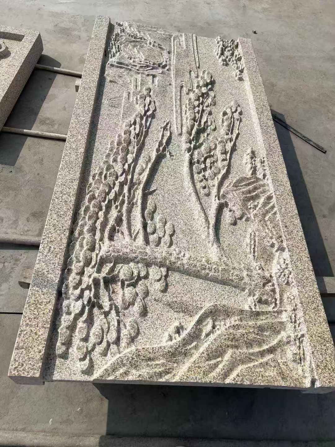 营口 黄金麻雕刻板浮雕迎客松