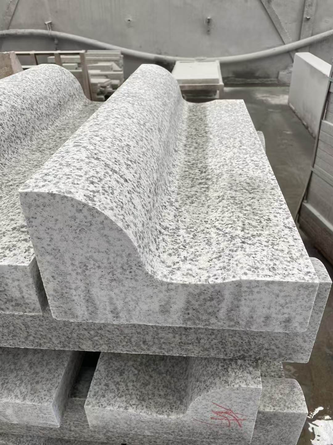 营口 白麻花岗岩S型路沿石，路侧石，马路牙子等