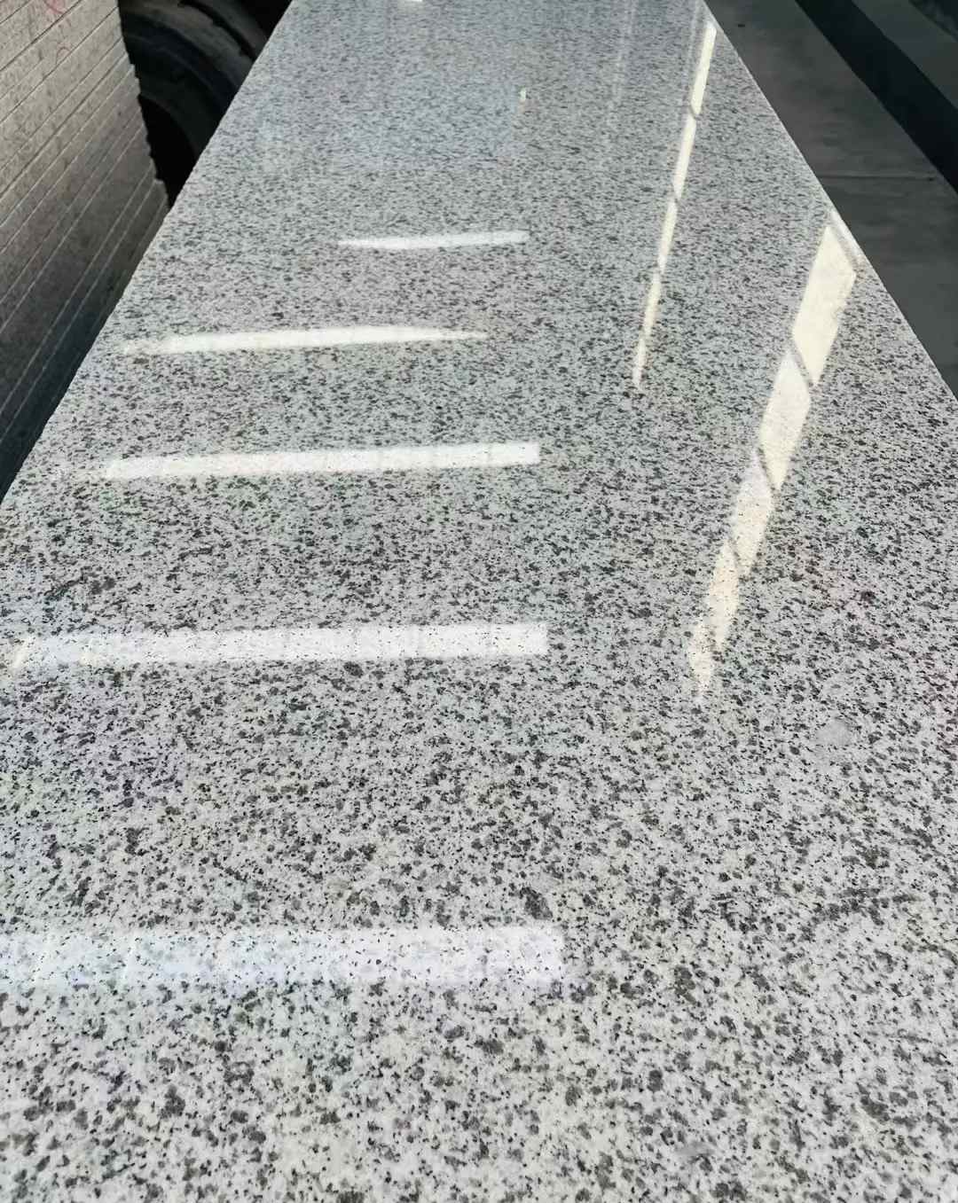 营口 白麻花岗岩光面毛板