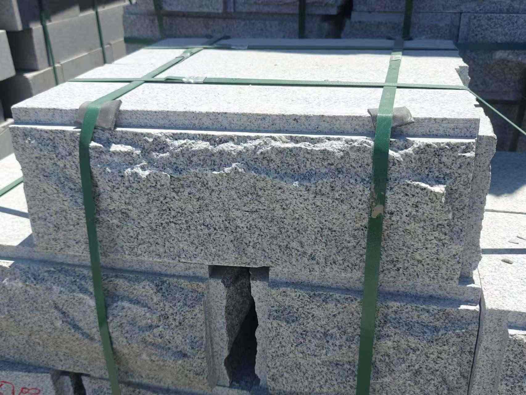 营口 芝麻白花岗岩自然面成品