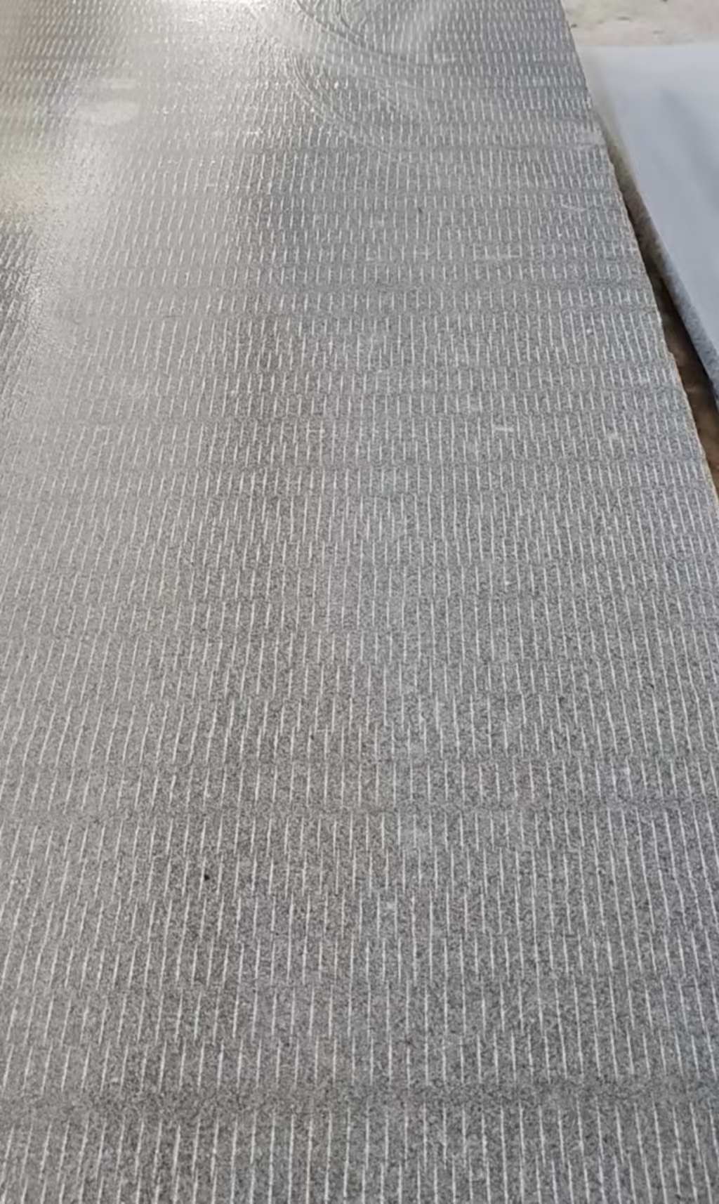 营口 芝麻灰花岗岩斧剁面，刀斩面