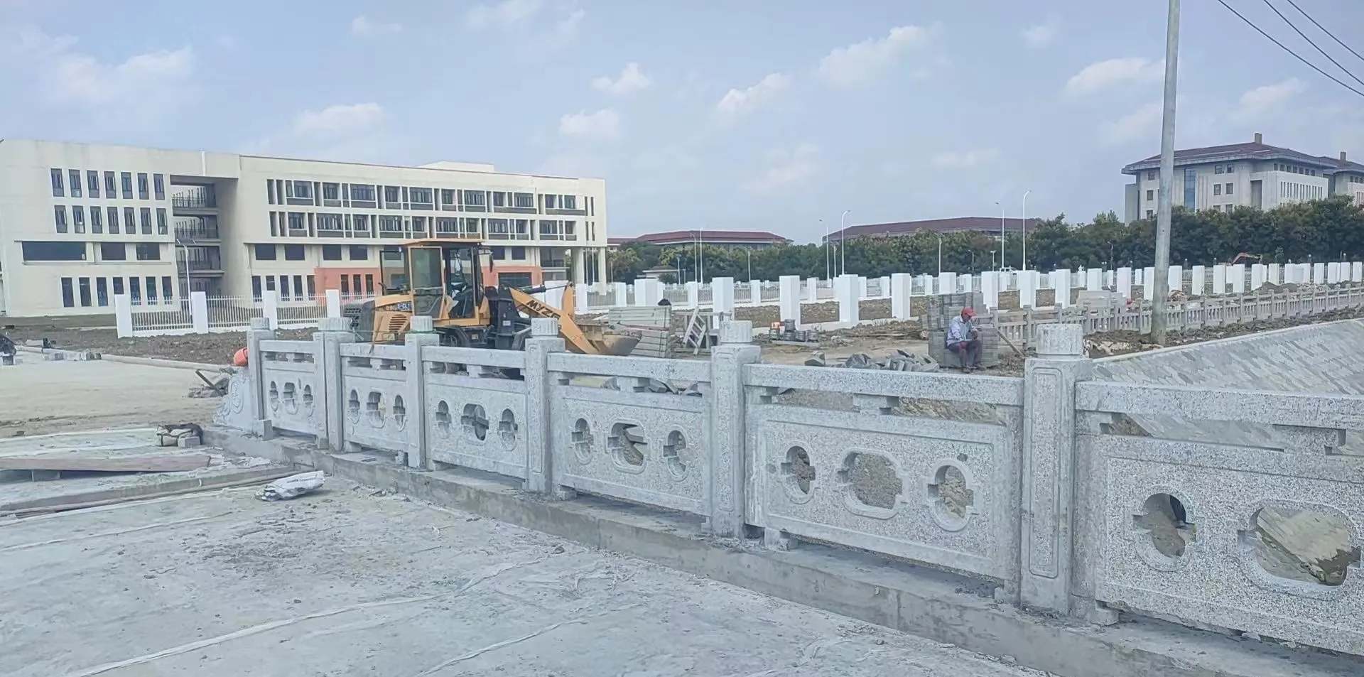 营口 白麻花岗岩荔枝面河道栏杆