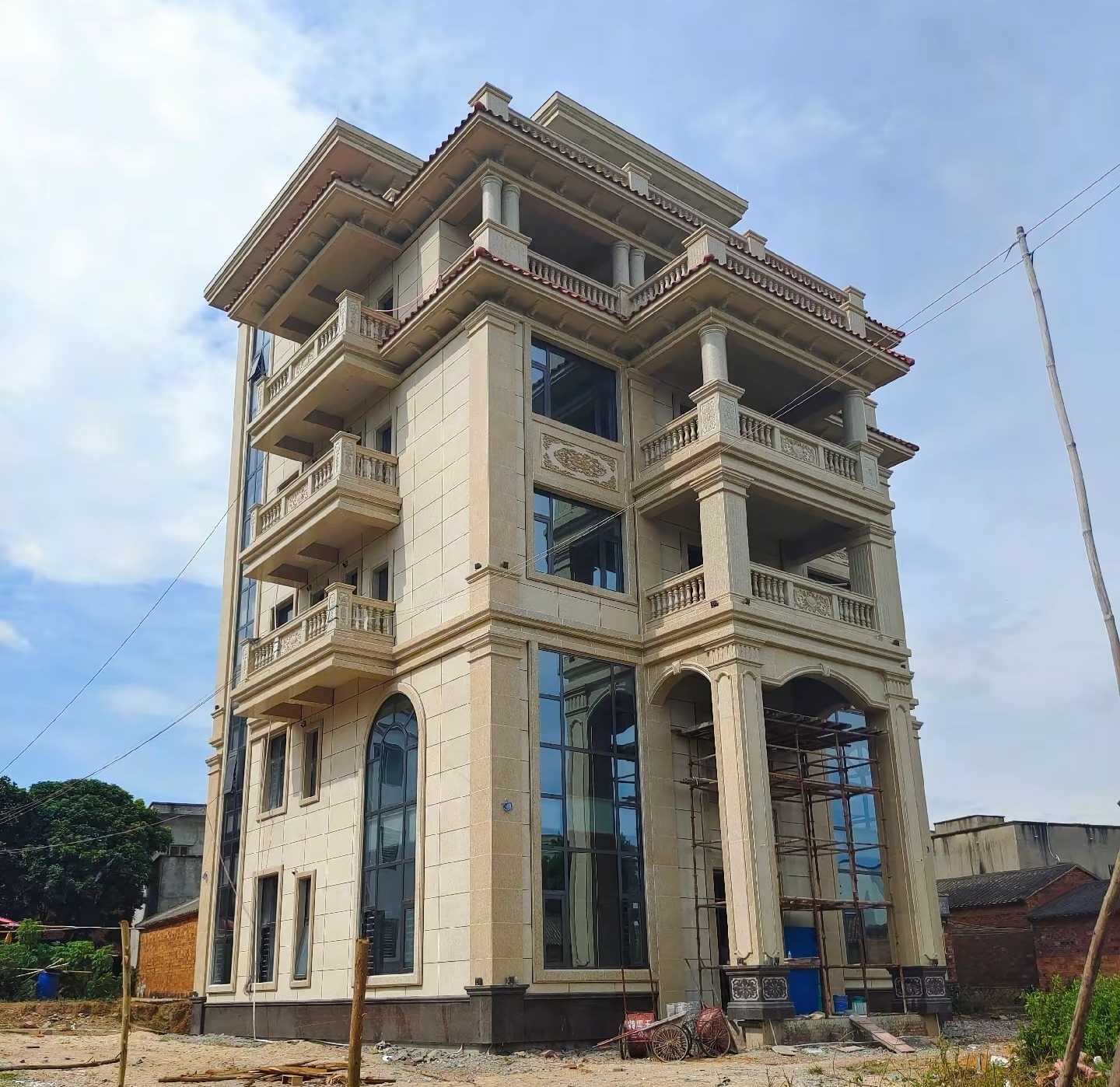 营口 黄金麻花岗岩石材别墅外墙干挂搭配（雕花栏杆花瓶柱门楼罗马柱）