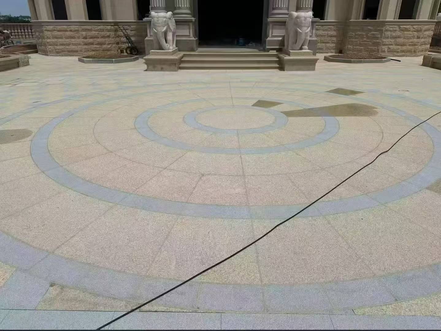 营口 黄金麻芝麻灰花岗岩石材地铺拼接效果