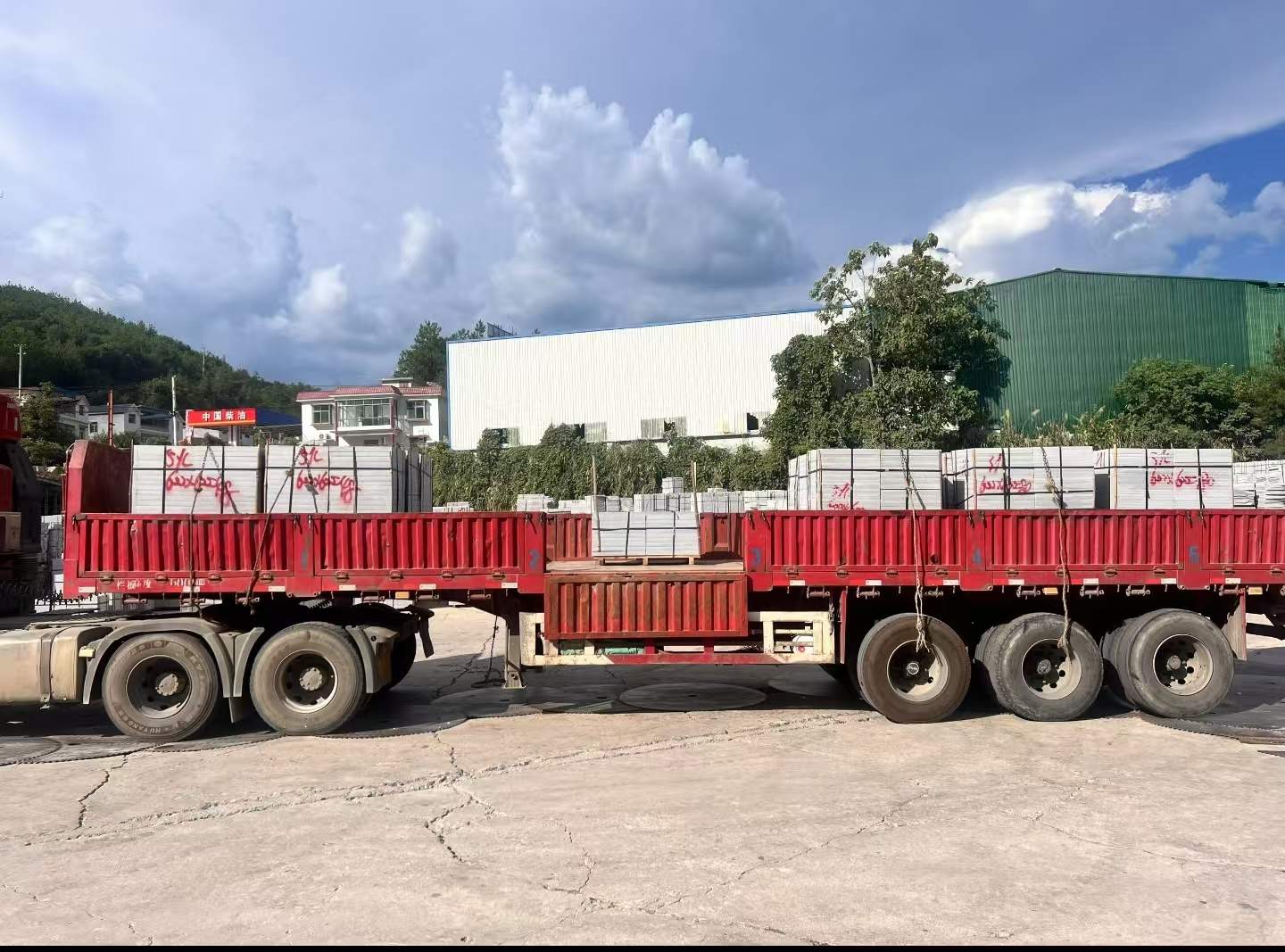 营口 芝麻灰花岗岩地铺石出货日常